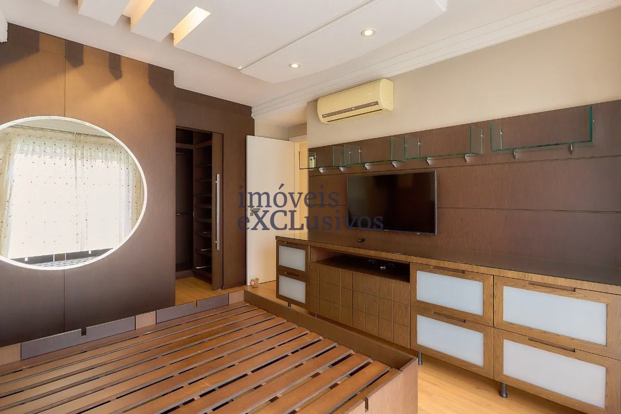 Floor-to-ceiling windows in a 3-bedroom apartment, 146 m² — photo 32
