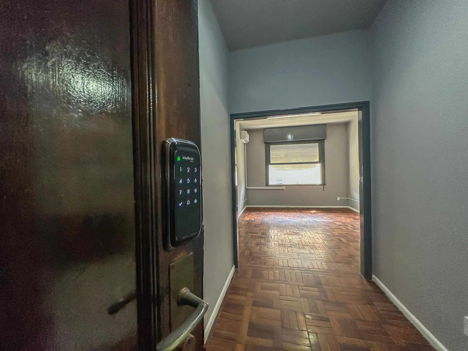 Studio, 34 m², com piso de madeira ou laminado — photo 10