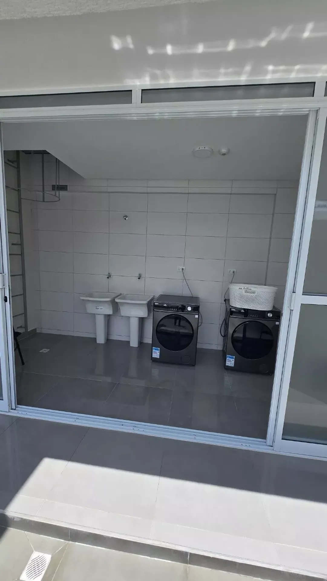 Apartment on the 6th floor with a washing machine — photo 8
