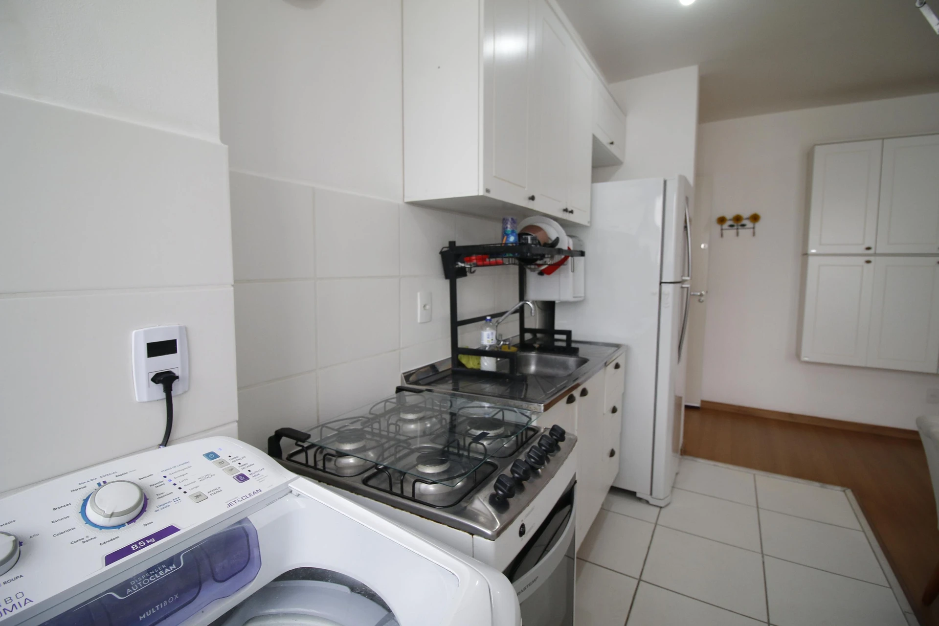 2-bedroom apartment in a building with a gym — photo 11