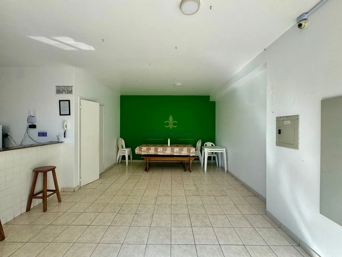 2-bedroom apartment in a building with a gym — photo 17