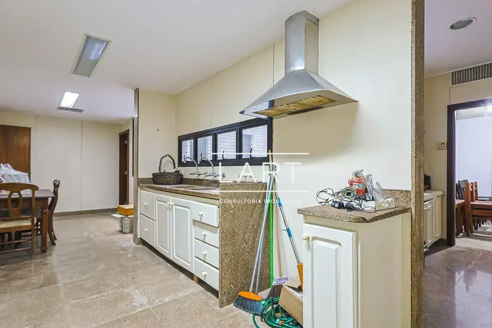 Apartamento com 4 dormitórios e 3 banheiros, 262 m² — photo 26