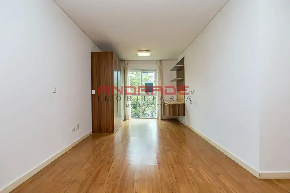 Apartment with 3 bedrooms and glass balcony — photo 46