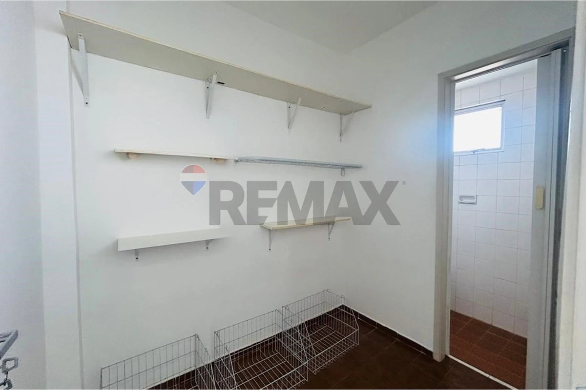 One-bedroom apartment in a building with a sauna — photo 25