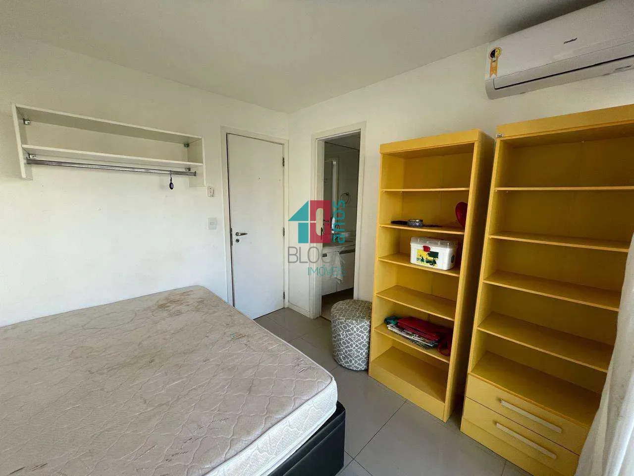 Furnished apartment, 91 m², with a glass-enclosed balcony — photo 13