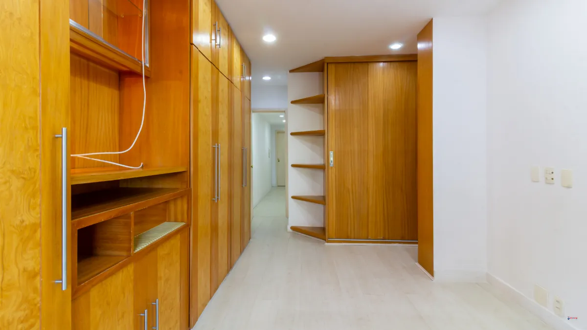Панорамні вікна та 4 спальні: квартира 217 м² — photo 29