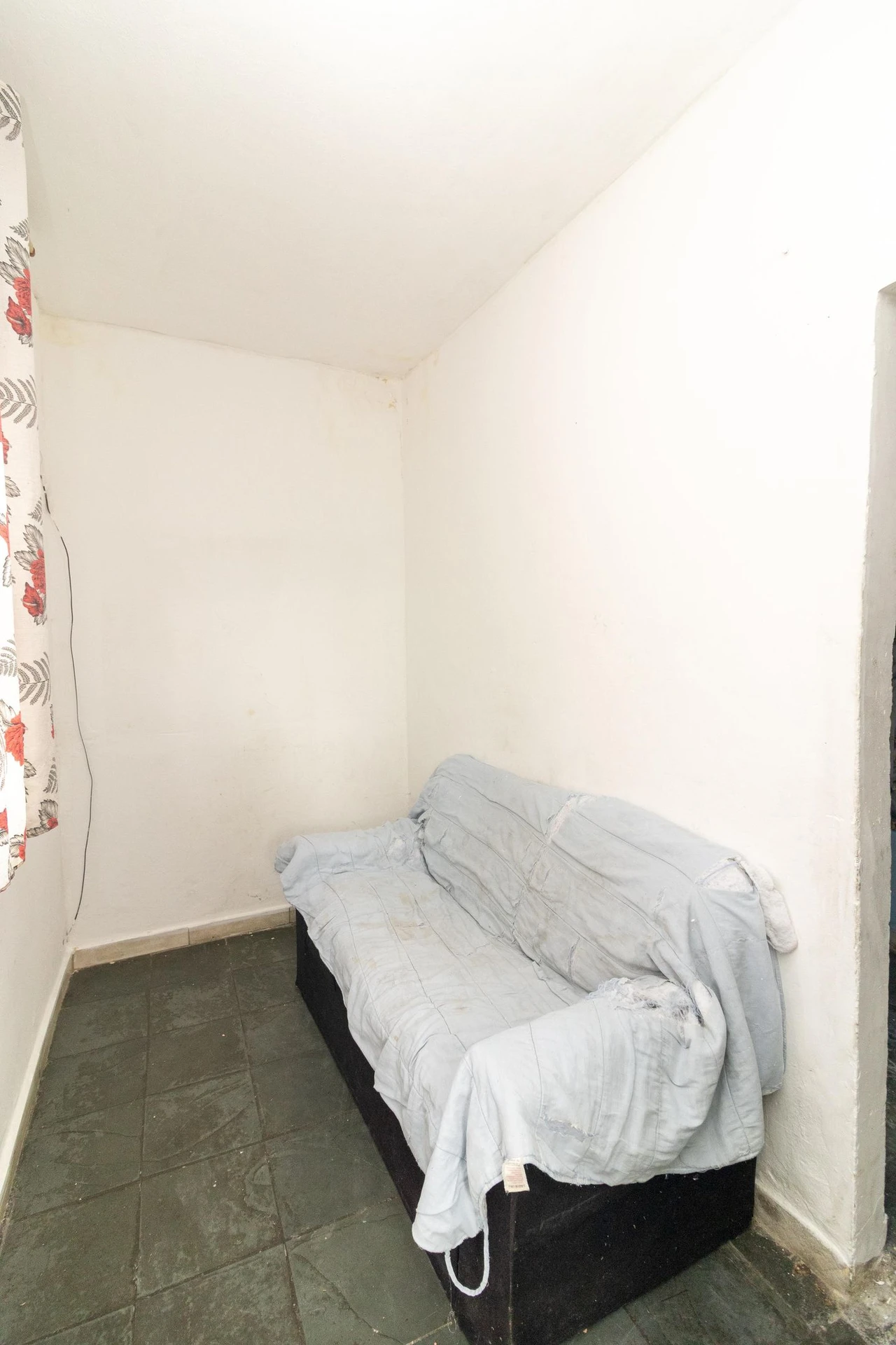 Furnished 1-bedroom apartment with 1 bathroom and no parking — photo 18