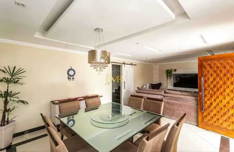 Furnished triplex house with 4 suites and 288 m² — photo 24
