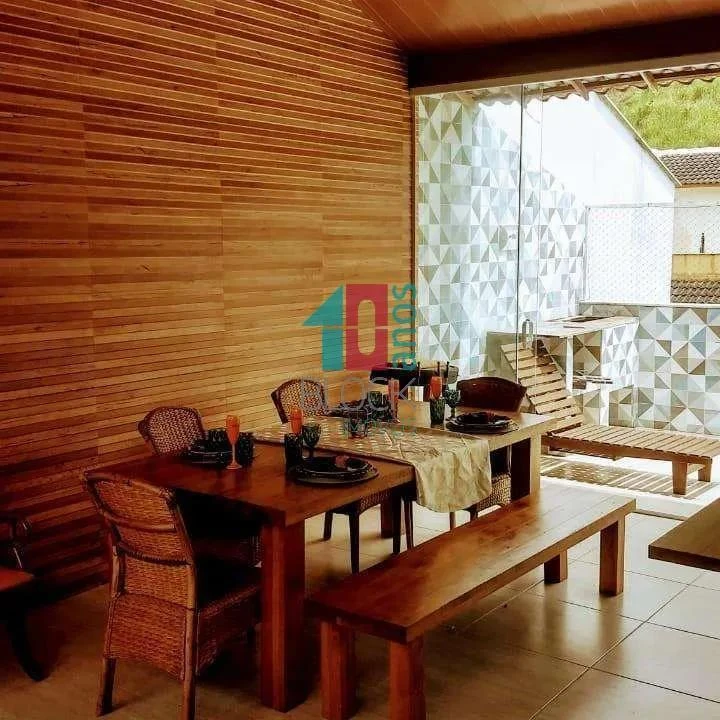 Furnished house with 5 bedrooms and 226 m² — photo 24