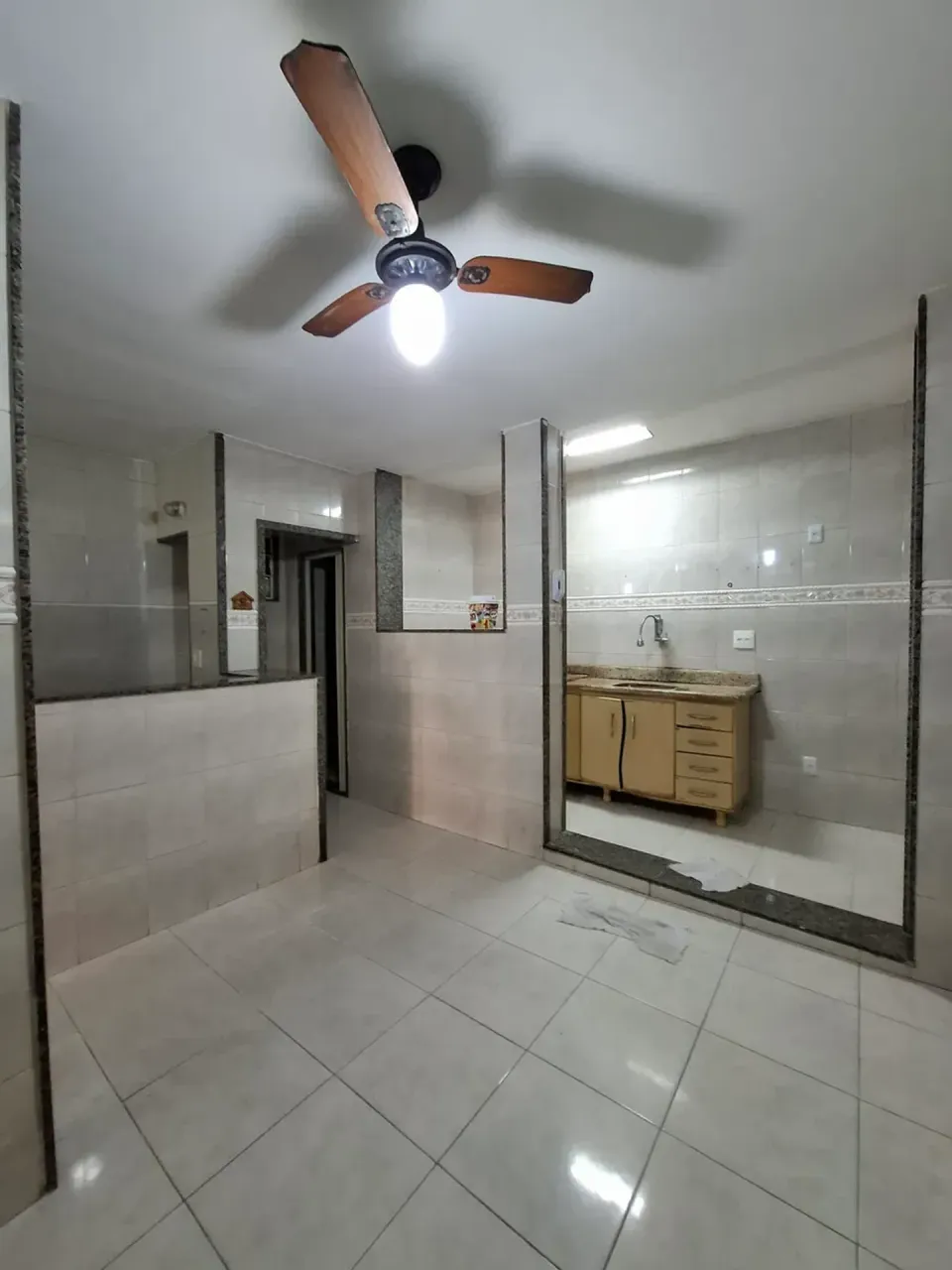 Apartment with built-in kitchen cabinets — photo 4