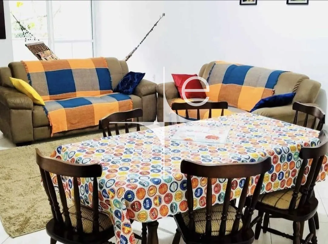 Apartamento com 3 quartos e fogão a gás na cozinha — photo 12