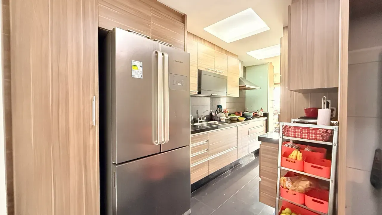 242 m² duplex penthouse with 4 bedrooms and 2 parking — photo 29