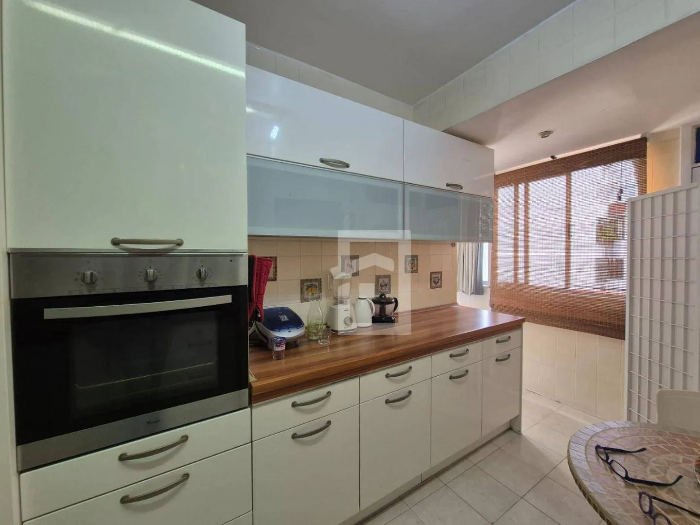 Unfurnished 3-bedroom apartment with a balcony — photo 28