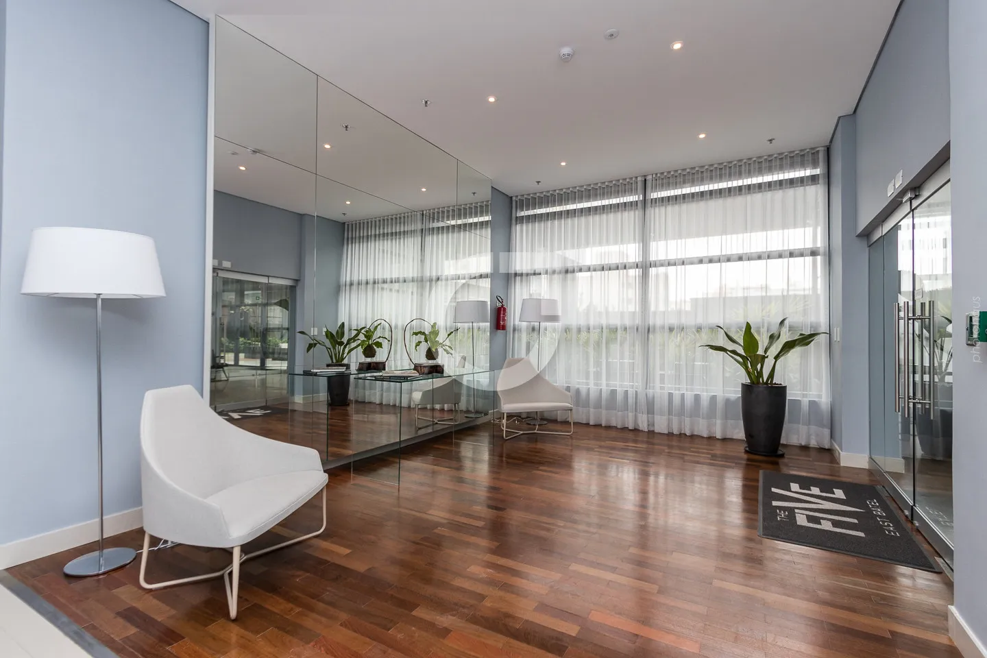 Furnished 1-bedroom apartment with no parking spot — photo 24