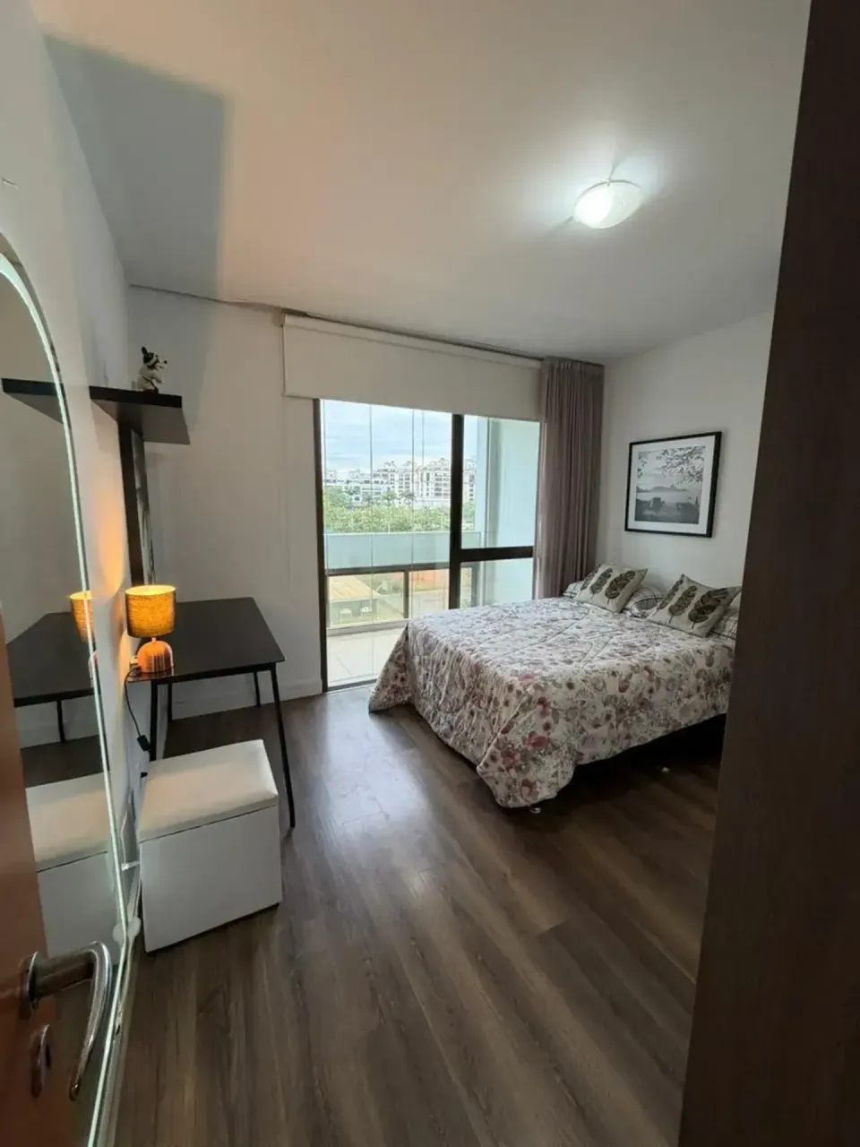 Furnished 2-bedroom apartment with open-plan kitchen — photo 13