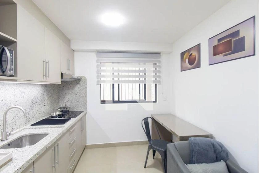 Furnished 1-bedroom apartment with an electric mini-kitchen — photo 7