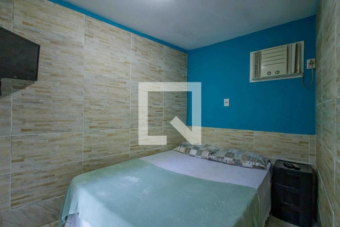 House with 6 bedrooms, private garden and condo pool — photo 12