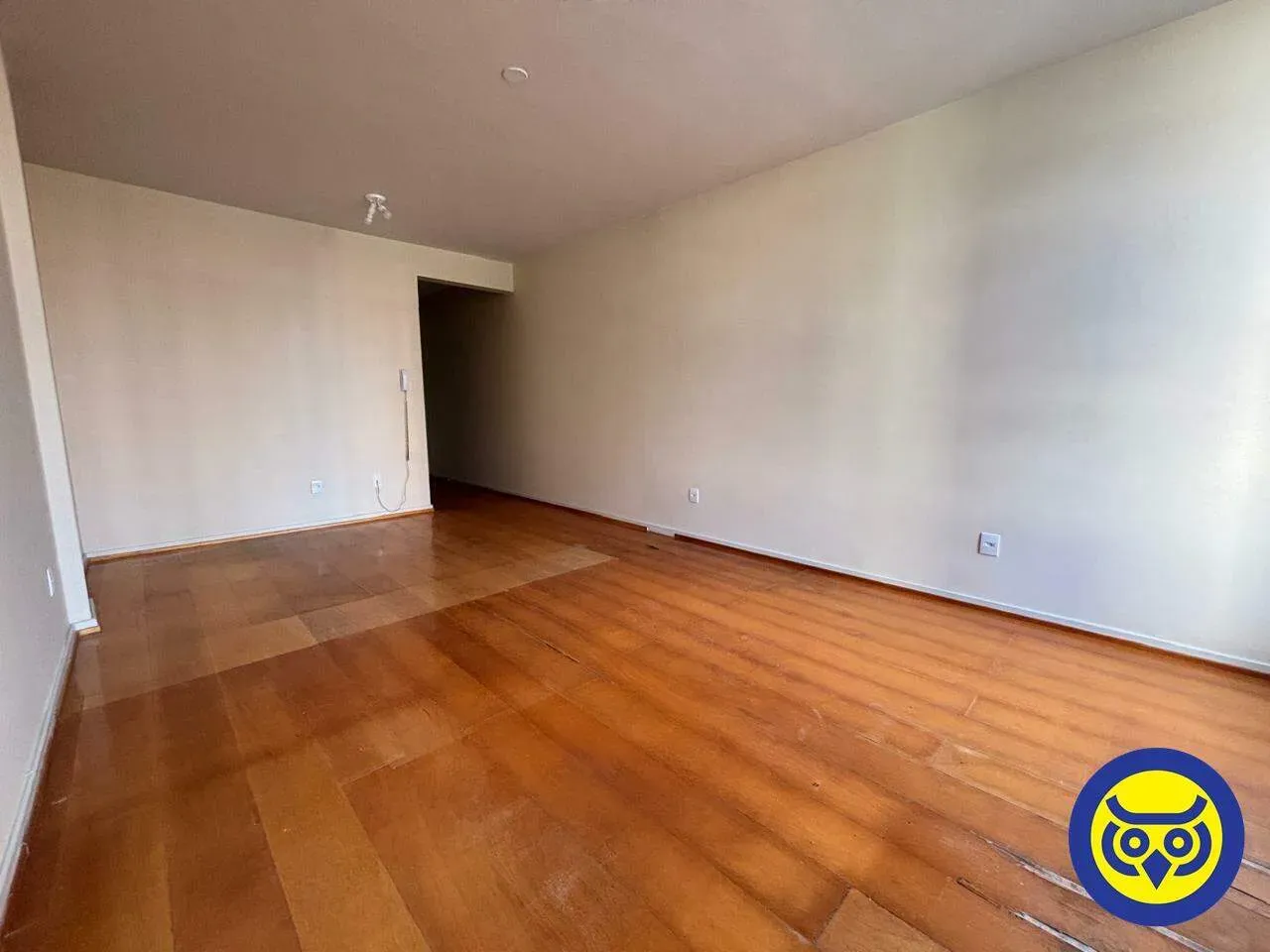 Departamento de 1 dormitorio con piso de madera o laminado — photo 12