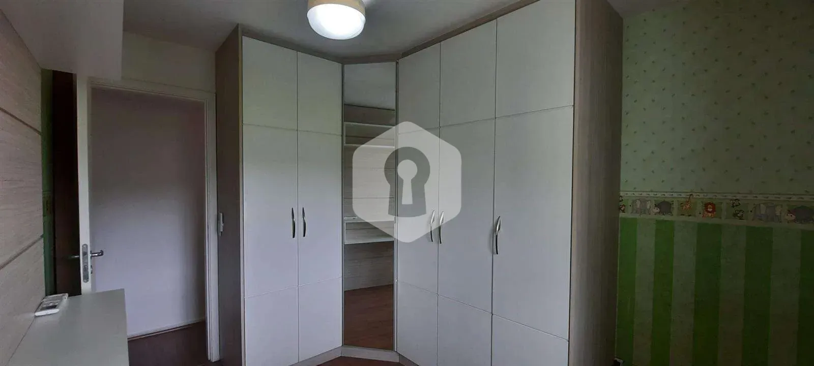 Apartamento de 2 quartos com varanda envidraçada — photo 12