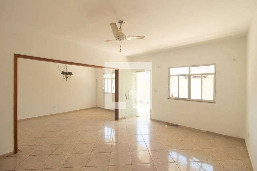 House with 548 m² and 5 bedrooms, with shared pool — photo 3