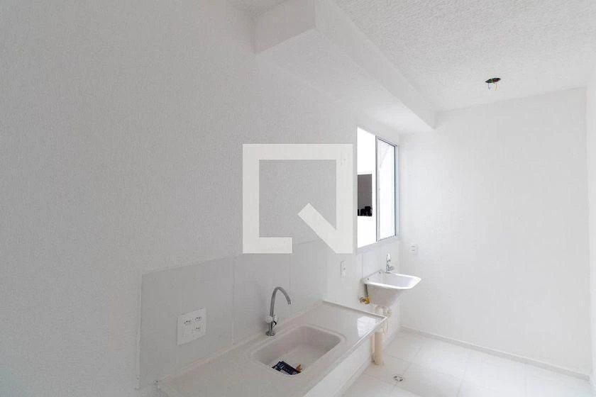 2-bedroom apartment in a building with a gym — photo 10