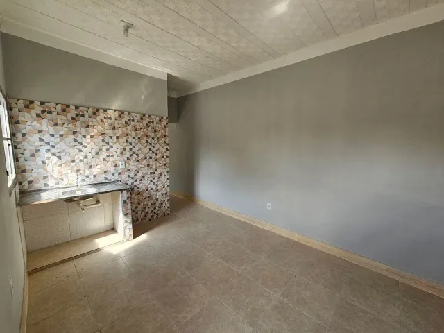 Quitinete com 1 quarto e 1 banheiro, sem vaga