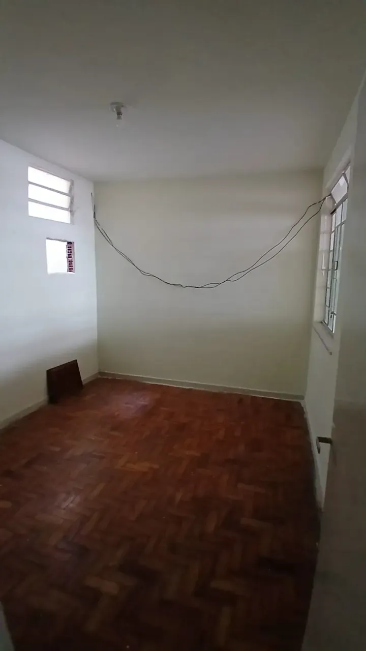 Unfurnished 2-bedroom house with gas stove and parking — photo 3