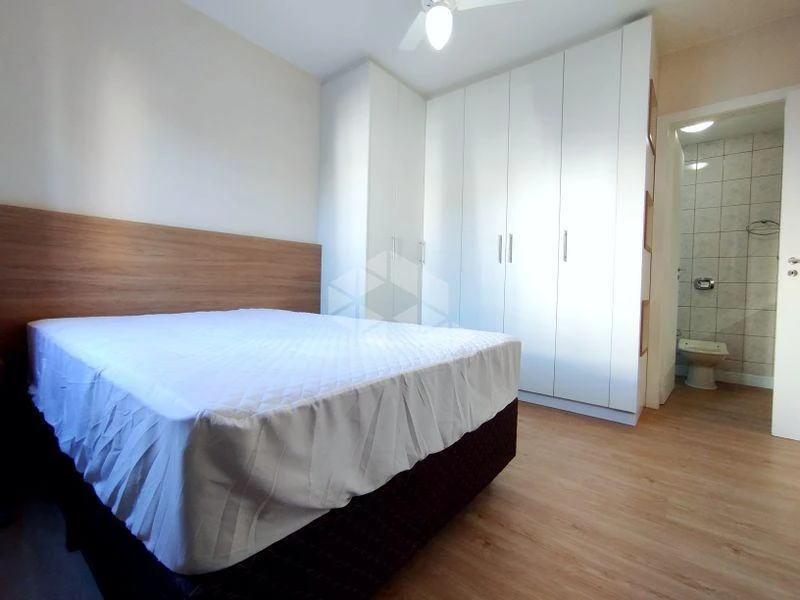 2-bedroom apartment with a washing machine in Florianópolis — photo 19