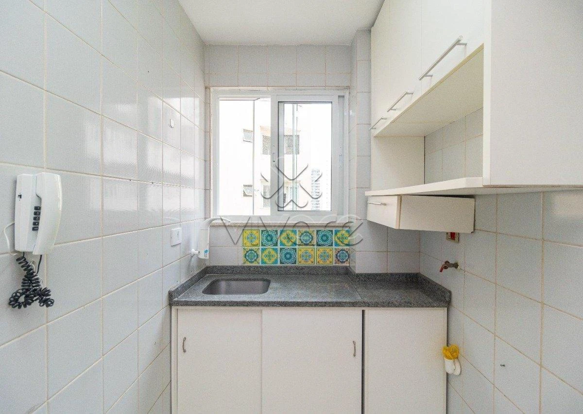 Apartment, 33 m², with a glass-enclosed balcony — photo 12