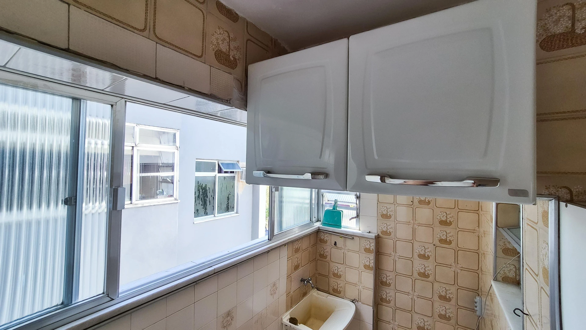 Unfurnished apartment with 2 bedrooms and 1 bathroom — photo 73