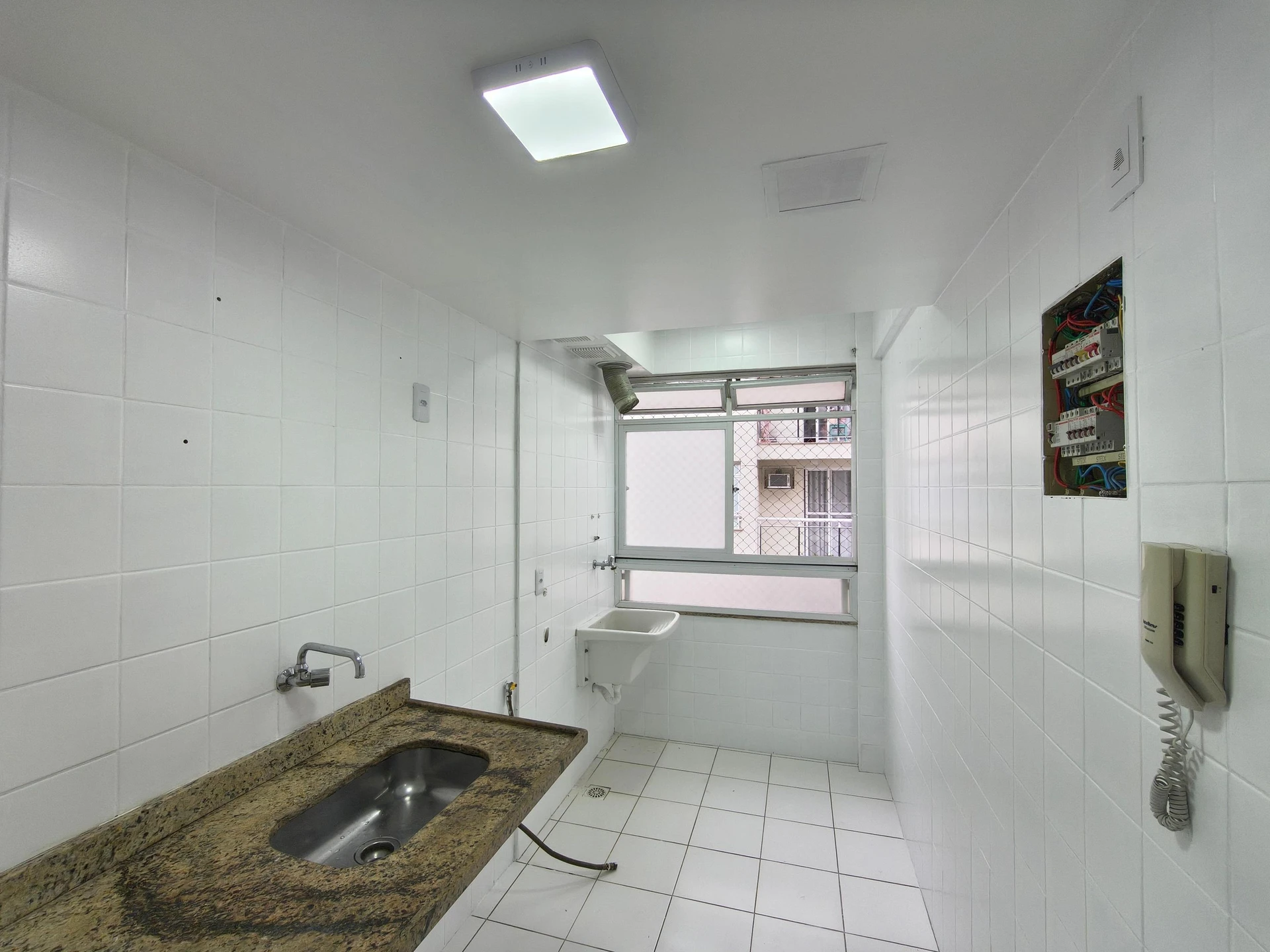 Home office in a 2-bedroom apartment, 57 m² — photo 2