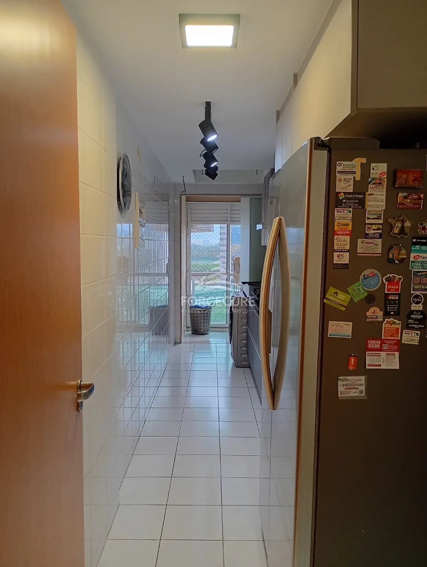 Glass-enclosed balcony in a 2-bedroom apartment, 100 m² — photo 19
