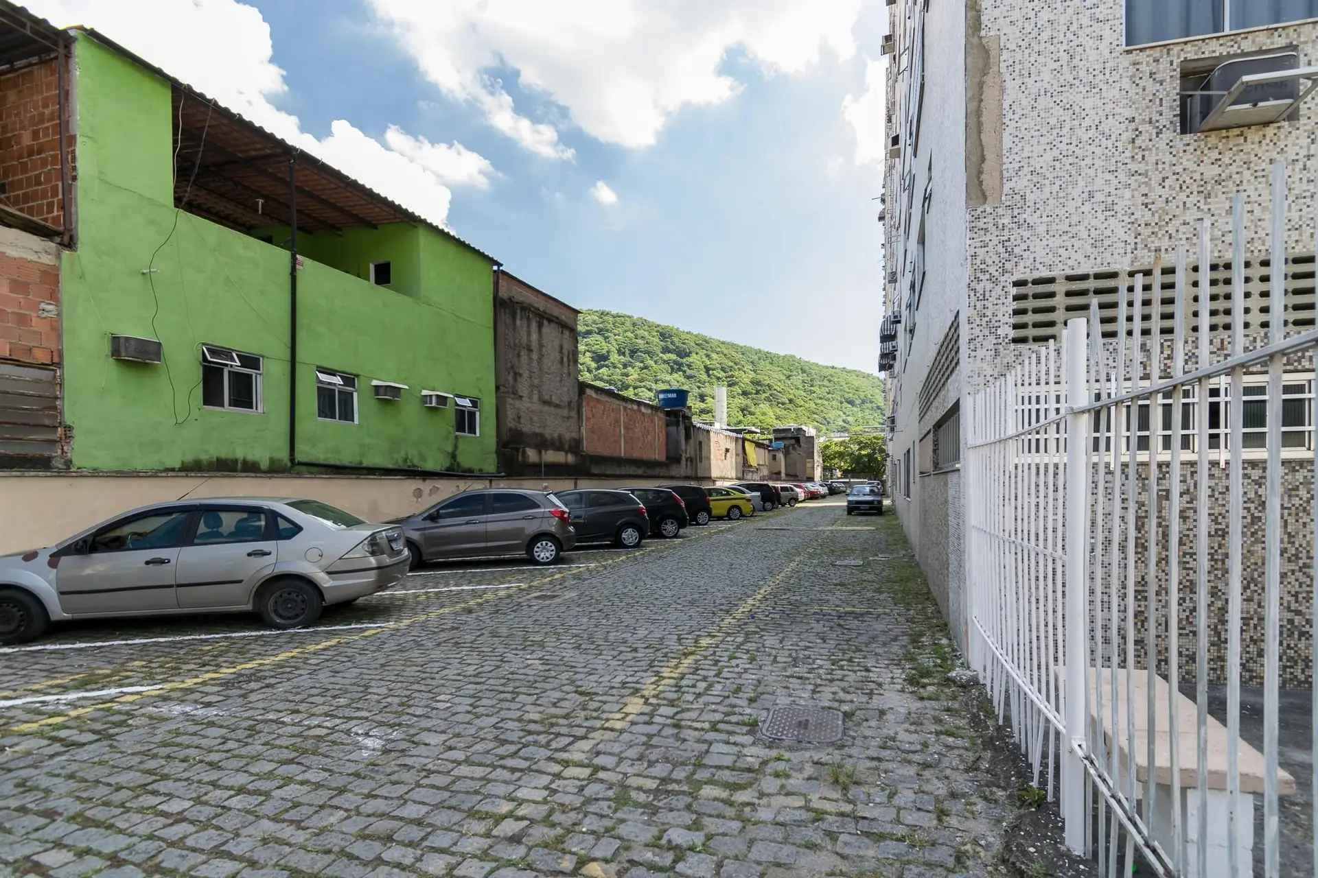 2-bedroom apartment with a mountain view in Rio de Janeiro — photo 15