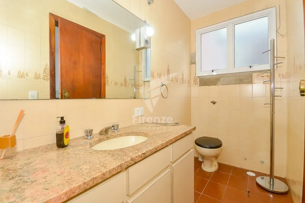 424 m² house with 3 en-suite bedrooms and 4 parking spots — photo 33