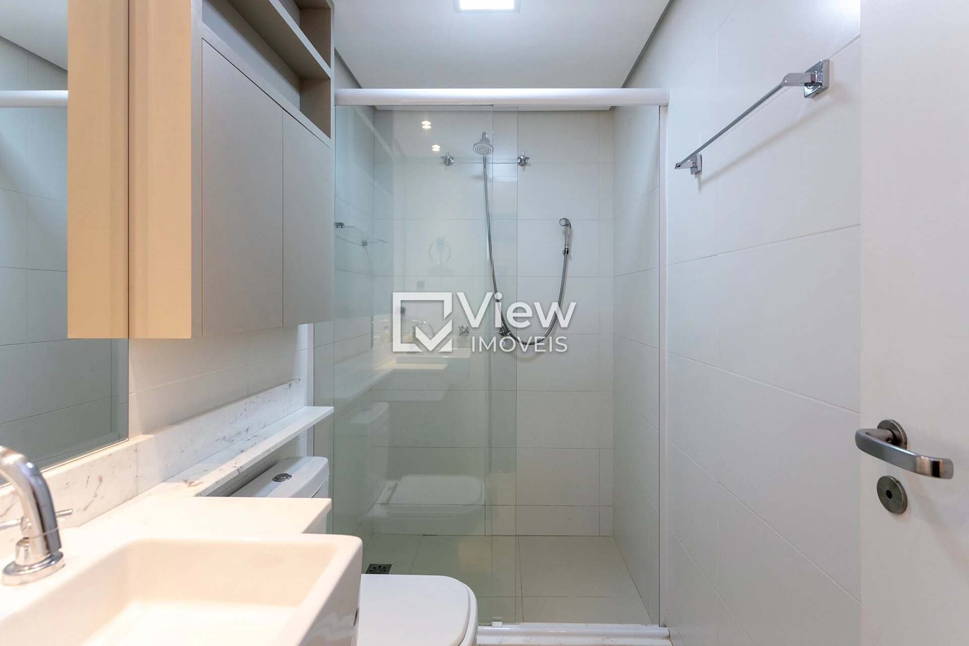 Furnished studio, 35 m², with floor-to-ceiling windows — photo 27