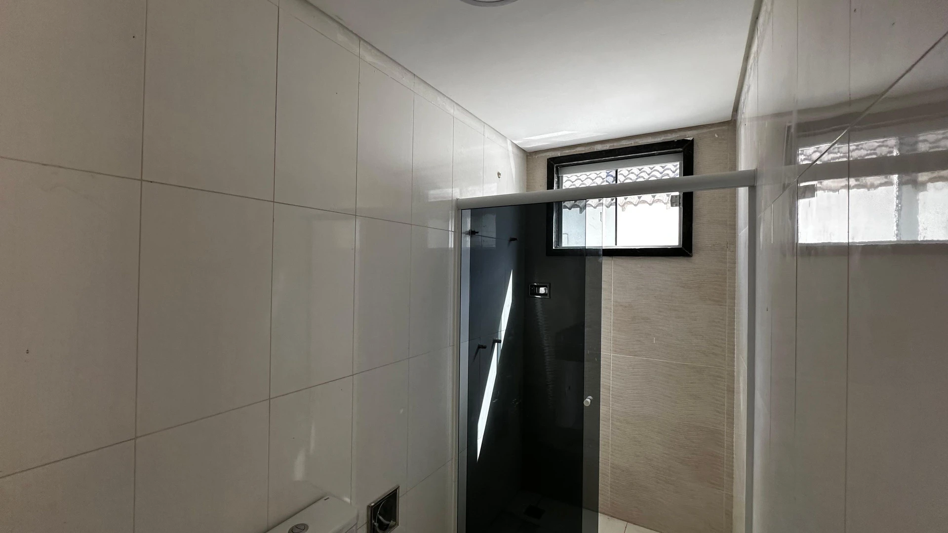 Casa com 4 quartos e 3 suítes, 2 vagas de garagem — photo 37