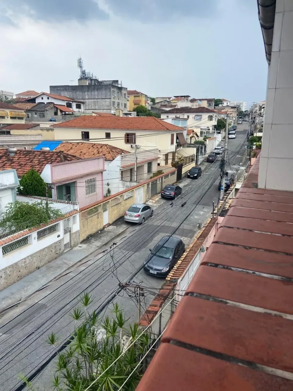 1-bedroom apartment with a balcony and tiled floors