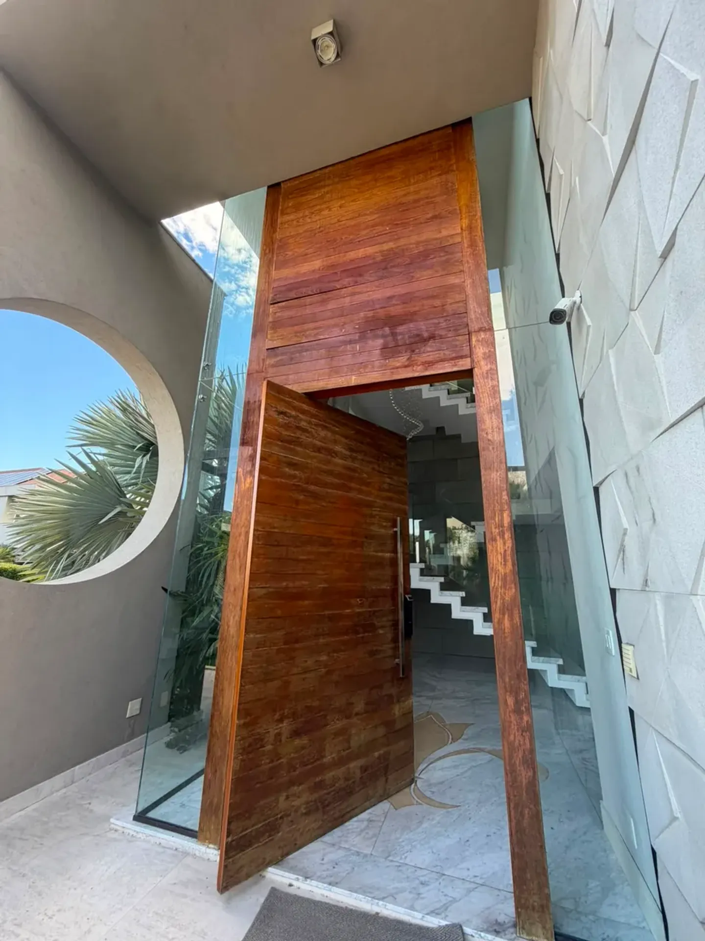 Furnished house with 5 bedrooms and 5 bathrooms, 700 m² — photo 5