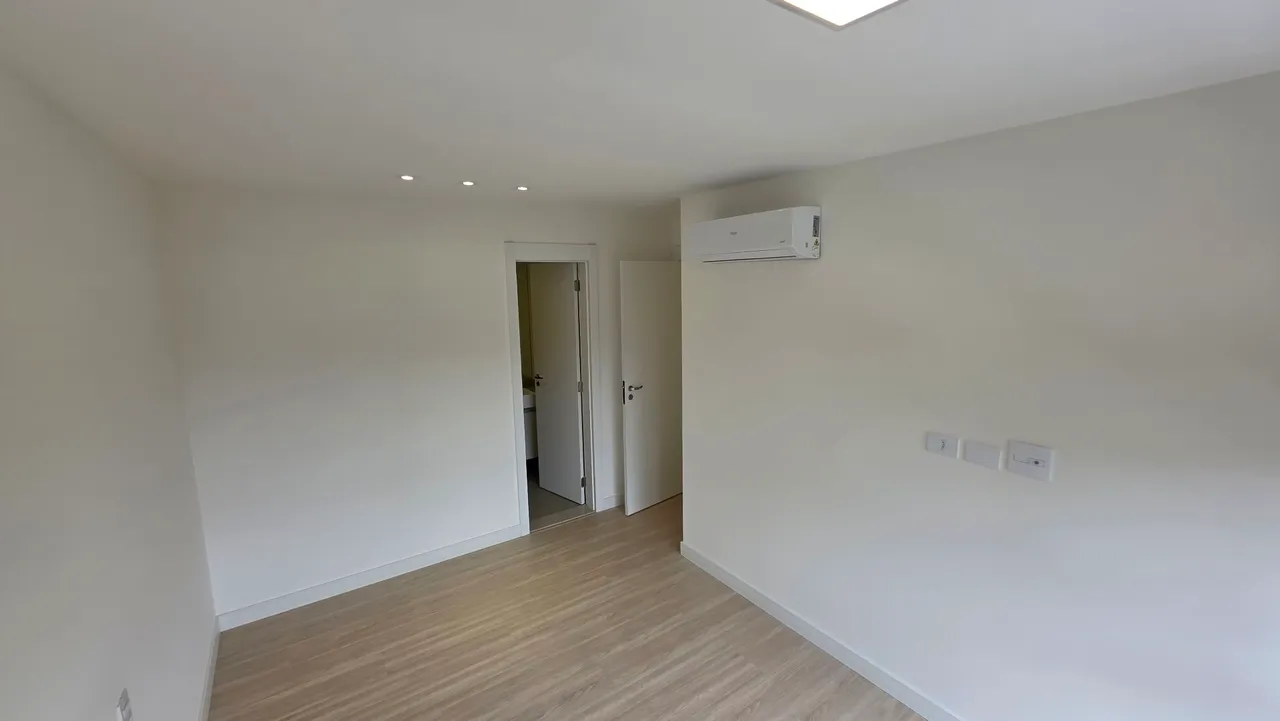 Apartment, 69 m², with a grill on the balcony — photo 17