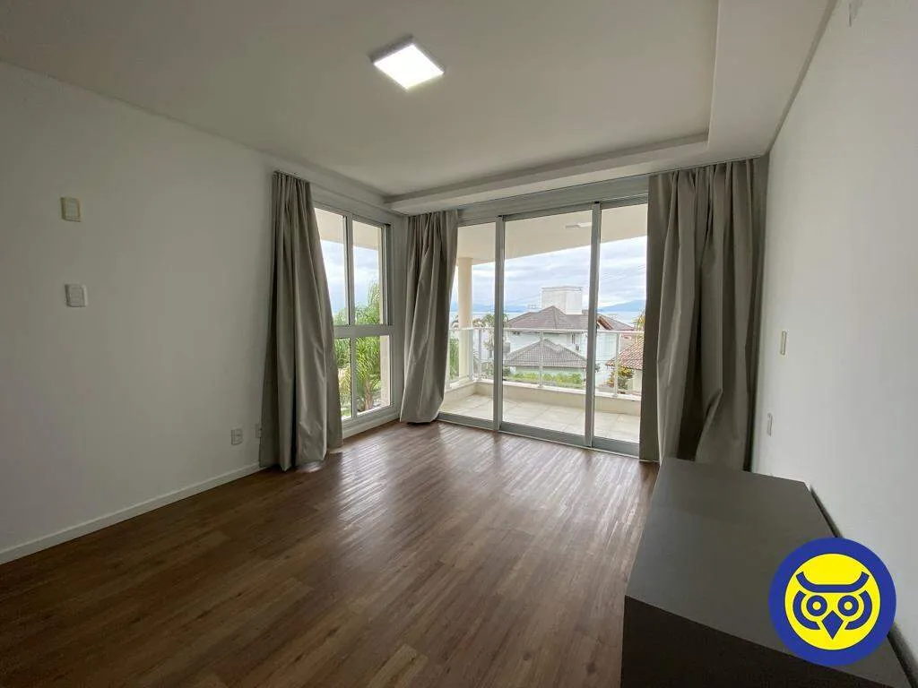 3-bedroom house with a water view — photo 20