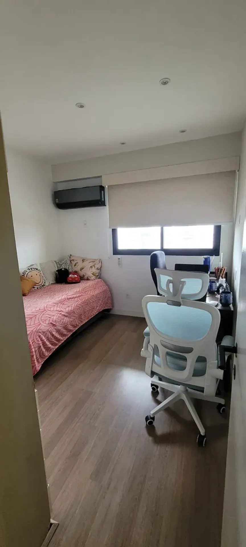 Furnished apartment, 96 m², with a glass-enclosed balcony — photo 3