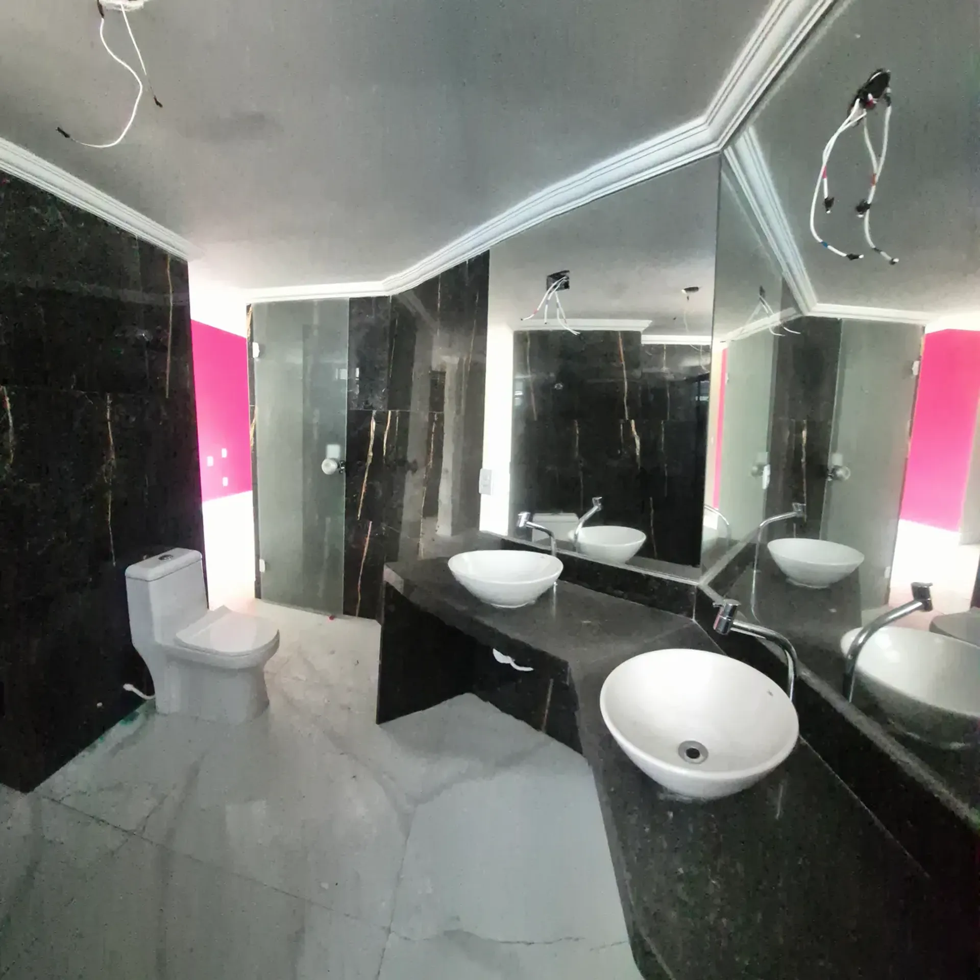 Apartment on the 11th floor with a glass-enclosed balcony — photo 10