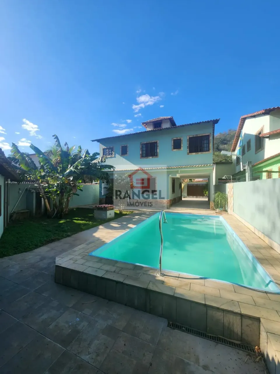 Condominium house with 5 bedrooms and 4 bathrooms — photo 8