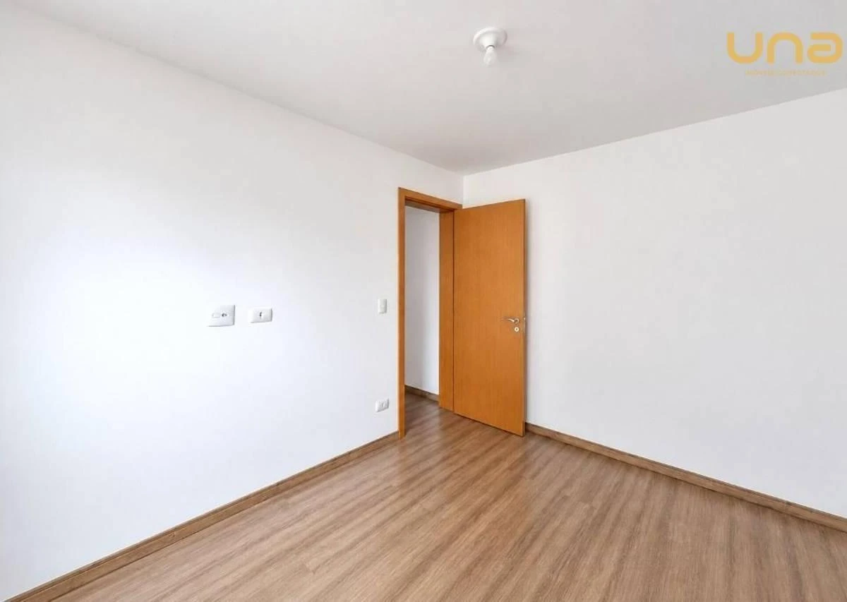 Apartment, 32 m², with wood or laminate floors — photo 10