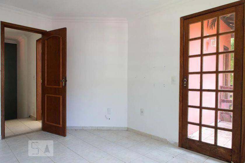 Будинок: 4 спальні, 1 з власною ванною кімнатою, 398 м² — photo 3