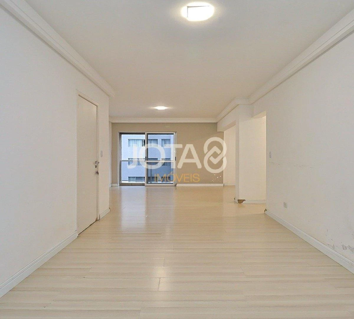 2-bedroom apartment with a glass-enclosed balcony — photo 9