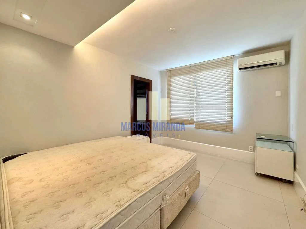 House with 5 bedrooms and 834 m², 6 parking and 9 baths — photo 11