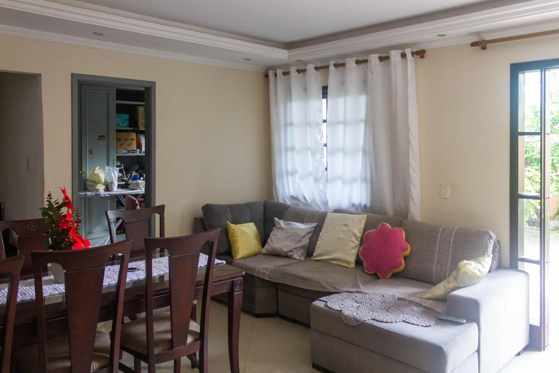 5-bedroom apartment with a washing machine