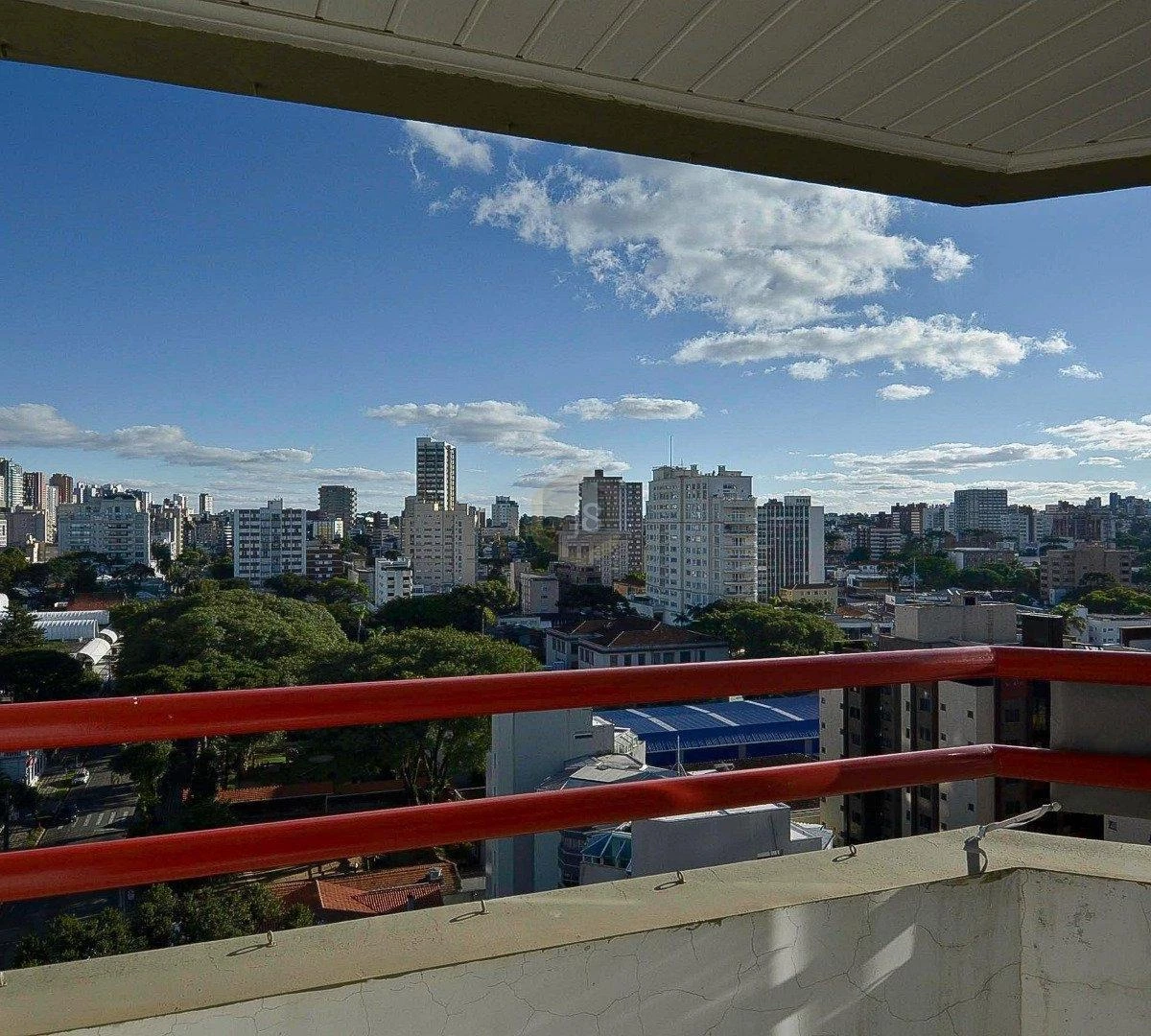Unfurnished 1-bedroom apartment with 81 m² and parking