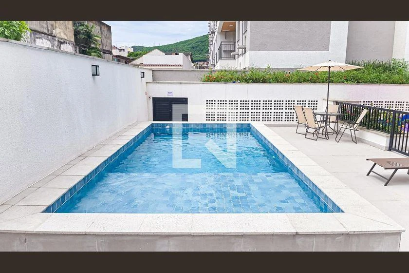 2-bedroom apartment with a grill on the balcony — photo 38